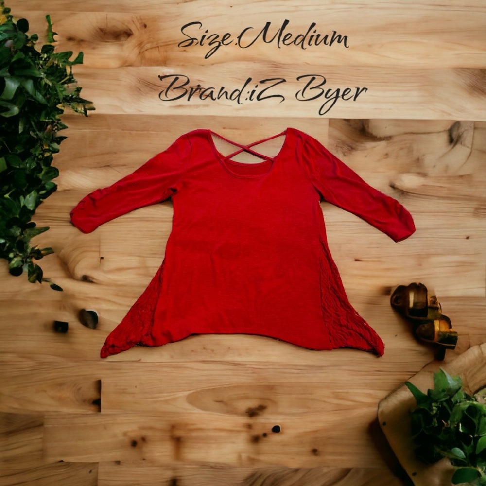 Women’s iZ Byer Red Sweater Size Medium
